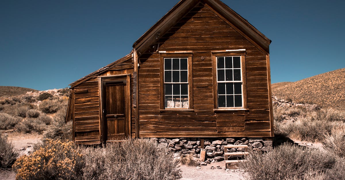 Benefits of Using Wood Shingle Roofing in the UK